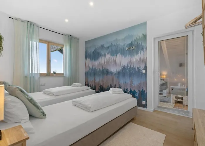 Lägenhet Alpenglueck - Stylisches Dachgeschoss-apartment Mit Bergblick, Grosser Balkon & 3 Schlafzimmern
